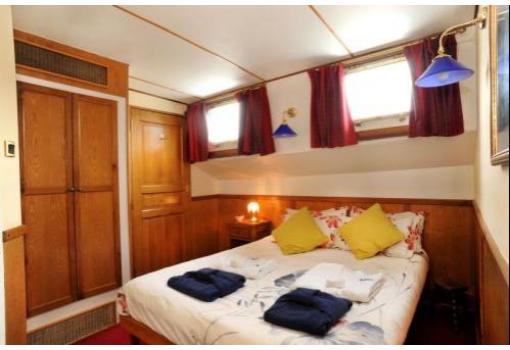 Con confortables cabinas, algunas con cama de matrimonio